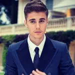 Justin Bieber mostra muscoli per Calvin Klein: protagonista campagna primavera 2015