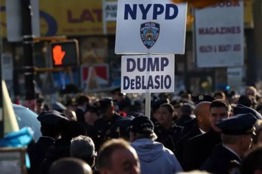 New York: Bill De Blasio disprezzato dai poliziotti newyorkesi