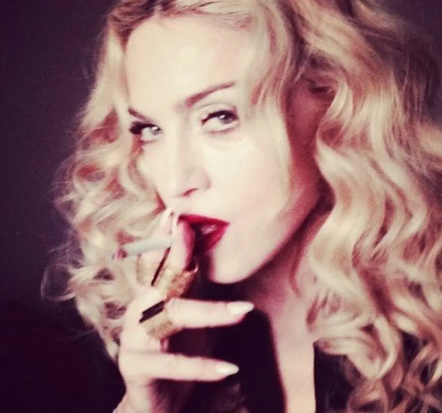 Madonna, fotomontaggi su Instagram scatenano polemiche