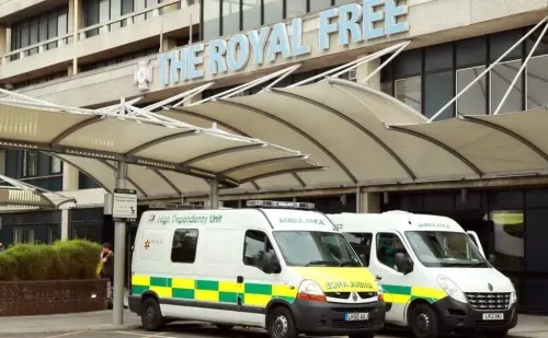 Ebola, primo caso in Scozia: contagiata operatrice sanitaria tornata da Sierra Leone