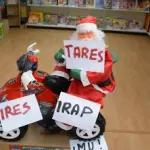 Natale, 48 milioni di italiani resteranno a casa: crisi picchia duro