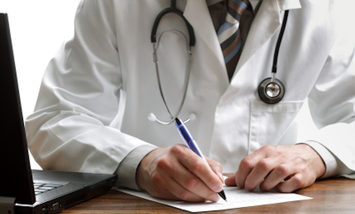 Lecco, indagati medici truffaldini: retribuzioni da capogiro per prestazioni inesistenti