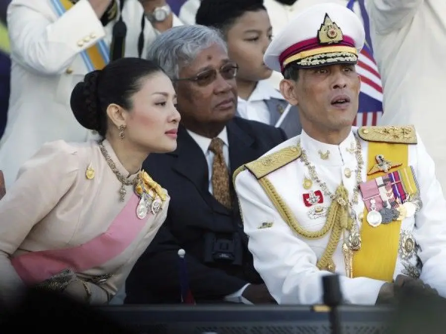 Thailandia, principe ereditario si separa dalla moglie: coinvolta in scandalo