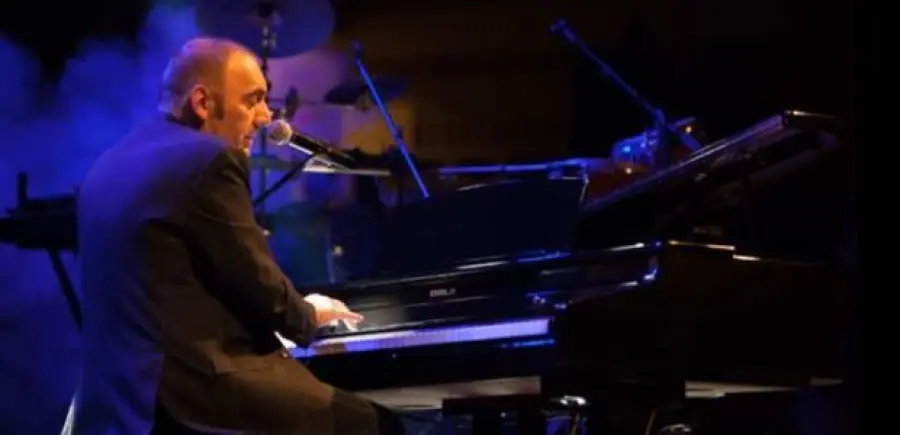 Mango sognò di brindare con Fabrizio De André: confessione antecedente alla morte