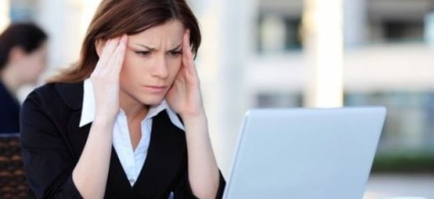 Leggere mail favorisce ansia e stress: ridurre uso servizio di posta elettronica