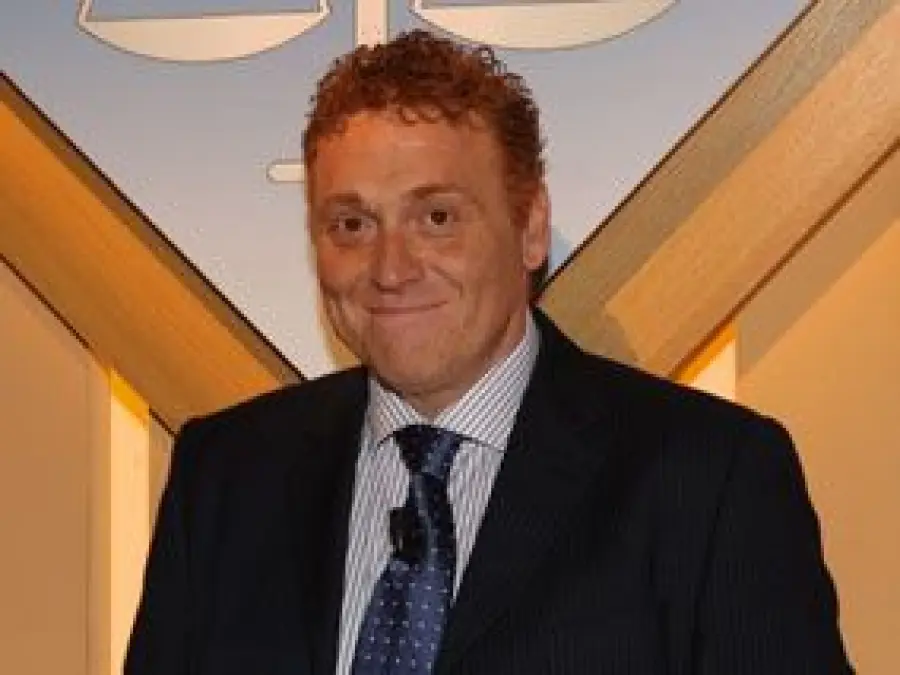 Fabrizio Bracconieri minaccia Renzi in nome dei disabili: "Ti scartavetro"