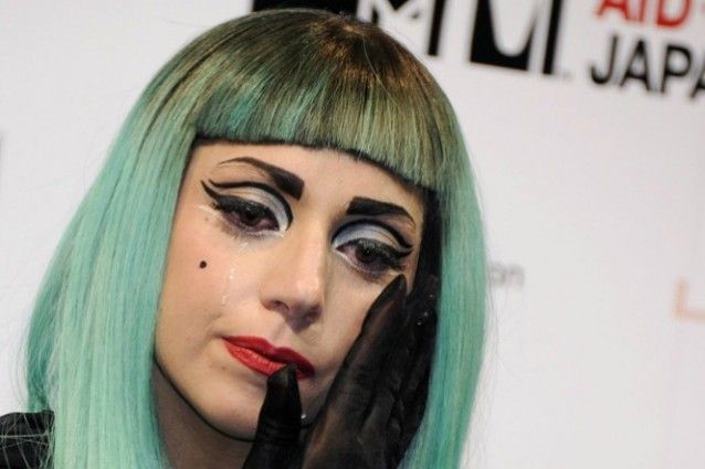 Lady Gaga, confessione choc: "Fui stuprata a 19 anni"