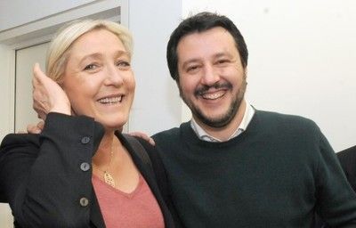 Marine Le Pen loda Matteo Salvini: "Uomo estremamente coraggioso"