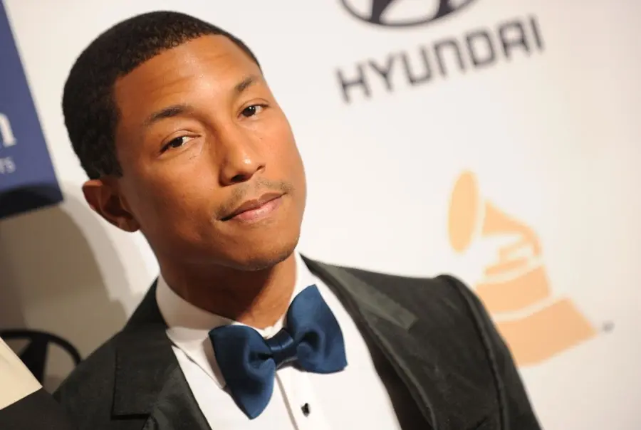 Pharrell Williams definisce Michael Brown "bullo in cerca di guai": criticato