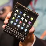 BlackBerry offre denaro a chi vuole disfarsi di un iPhone: strategia per il rilancio