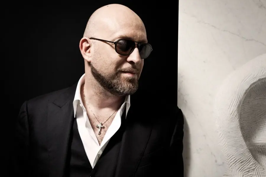 Mario Biondi: Santa Claus Is Coming