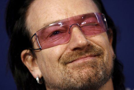 Bono Vox cade dalla bici a New York: dovrà operarsi al braccio