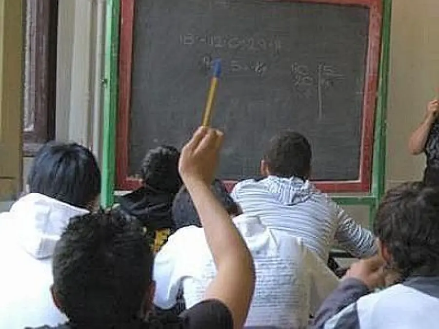 Perugia, insegnante insulta e malmena studente perché omosessuale