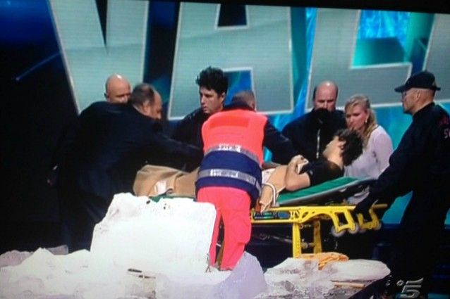 "Tu sì que vales", concorrente si rompe gamba: giudici attoniti