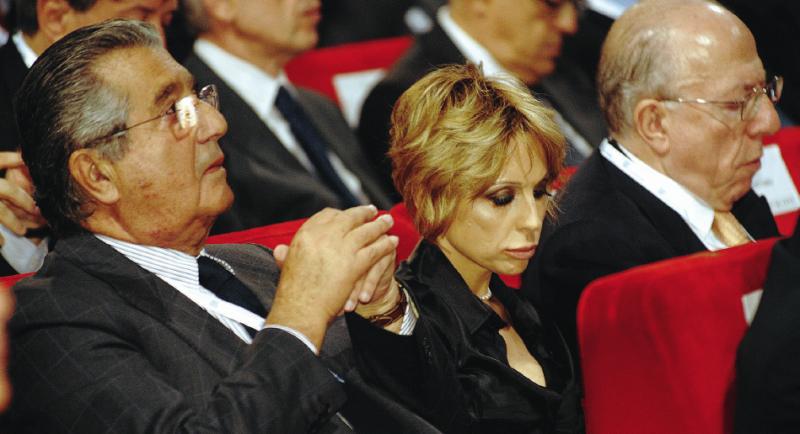 Marina Berlusconi contro Carlo De Benedetti: "Presunzione e sfrontatezza senza limiti"