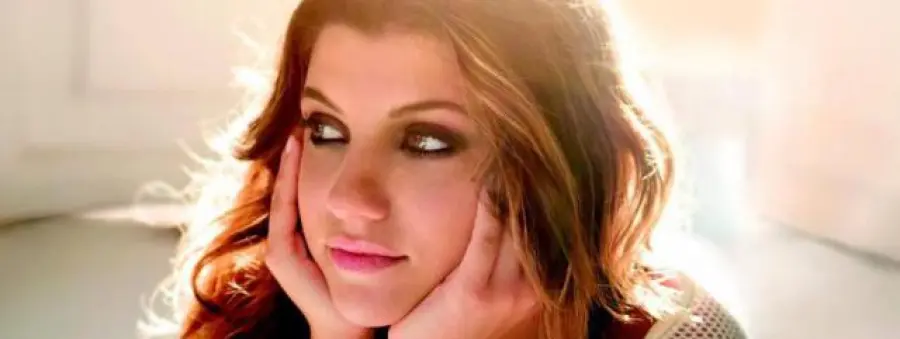 Deborah Iurato paladina delle donne: presenta "Libere"