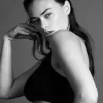 Calvin Klein, modella Myla Dalbesio protagonista di 