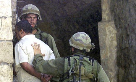 Tel Aviv, militare israeliano accoltellato da palestinese: grave