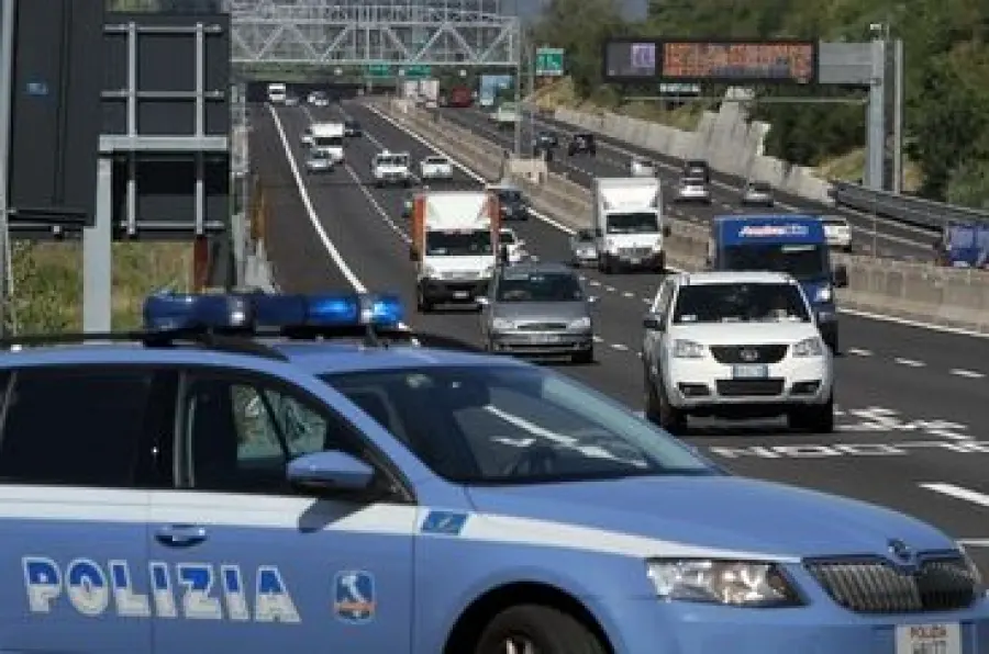 Vicenza, contromano per 8 km su A4: malata di Alzheimer fermata da poliziotti