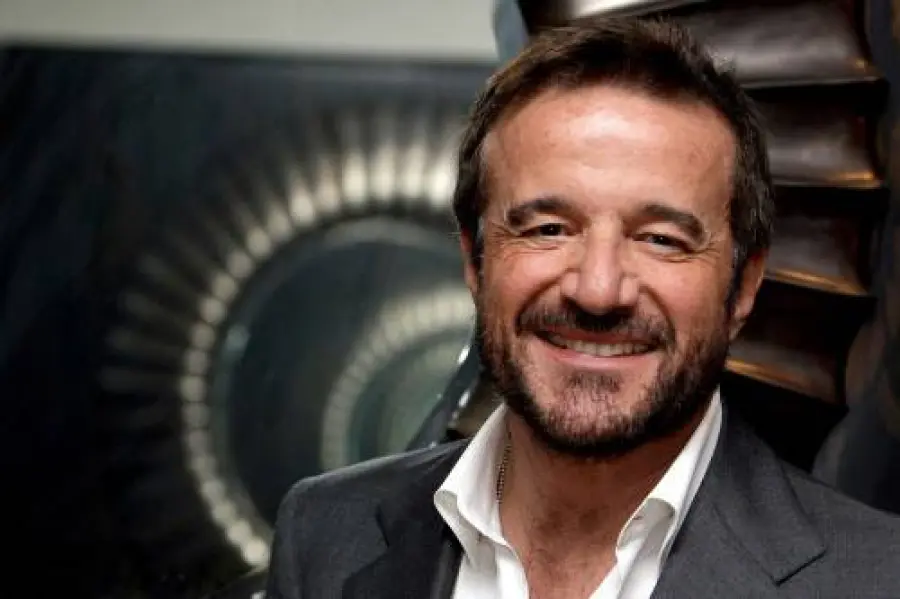 Christian De Sica diventa preside ne "La scuola più bella del mondo": dal 13 novembre nei cinema