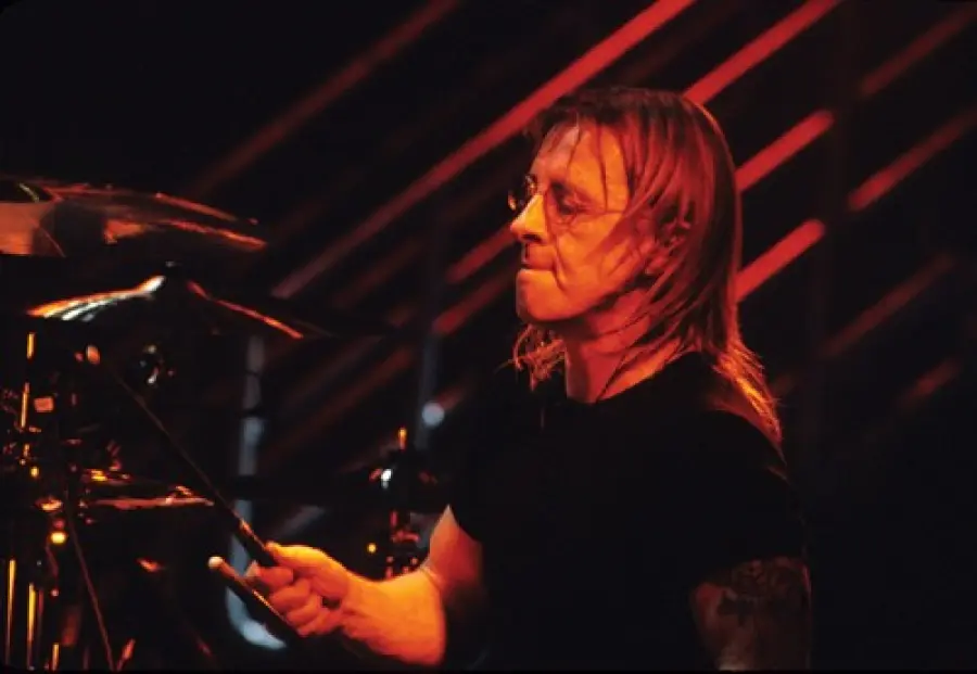 AC/DC: Phil Rudd ingaggiò killer per uccidere due persone, rischia carcere