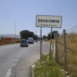 Roma, rifiuti ospedalieri affiorano da terreno agricolo: vicenda allarmante