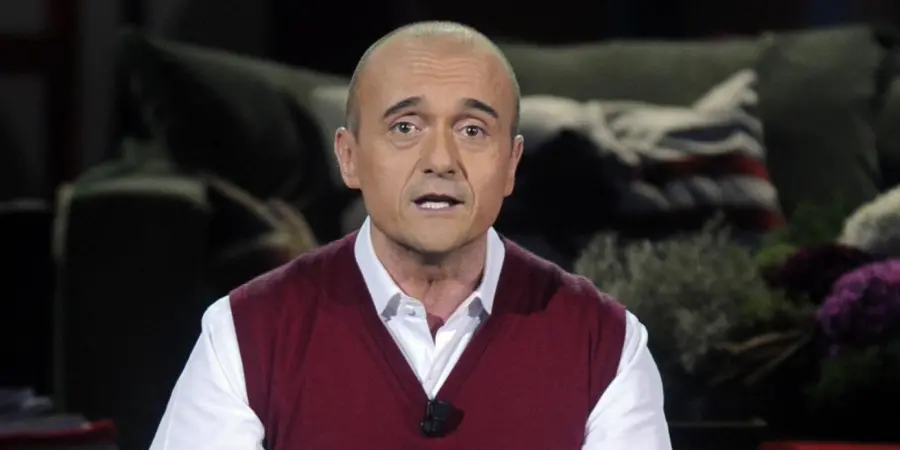 Alfonso Signorini lotta contro leucemia: primi sintomi durante Kalispera