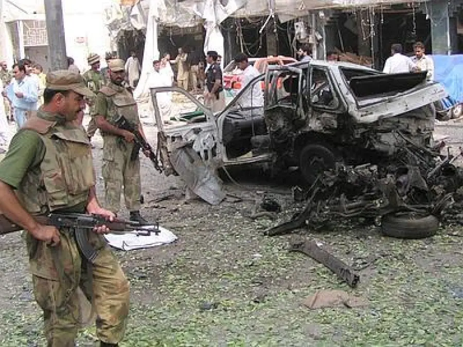 Pakistan, attentato suicida: morti uomini, donne e bimbi