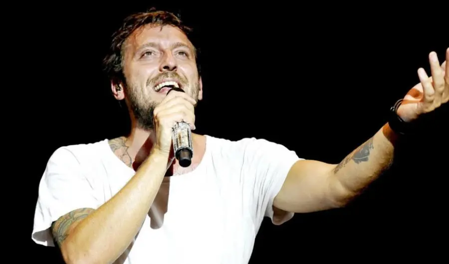 Cesare Cremonini incassa premio al Medimex: momento speciale 