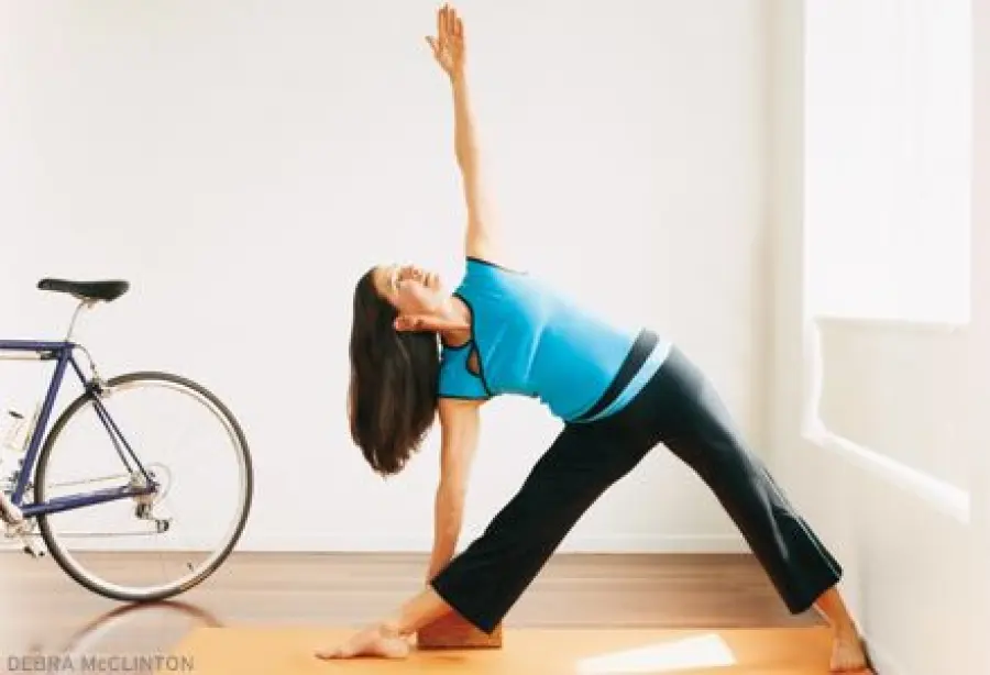 Scoliosi: contrastarla con 90 secondi di yoga al dì