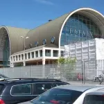 Roma, panico ad Eataly: afghano accoltella chef e guardia giurata