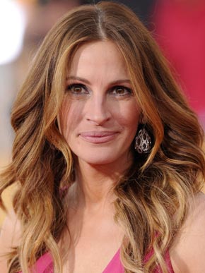 Julia Roberts detesta chirurgia estetica: modello di donna che invecchia