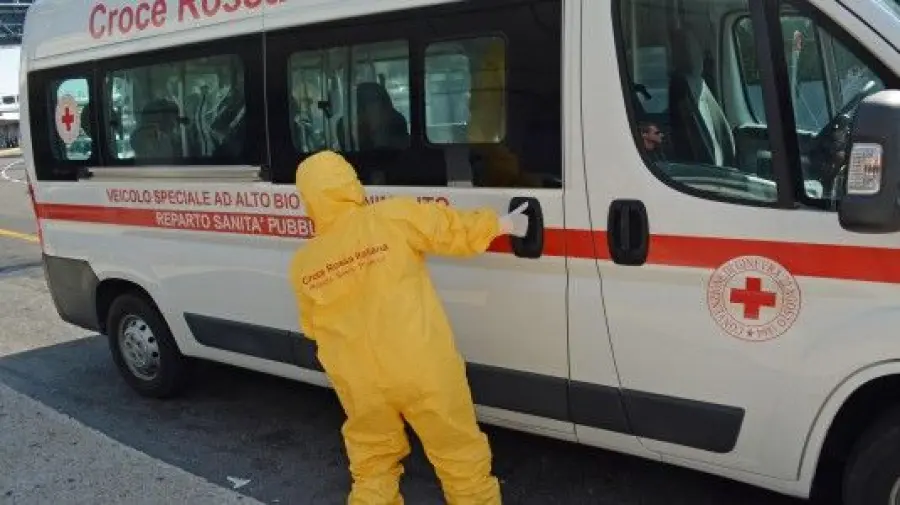 Ebola, Lombardia: medico e ostetrica messi in quarantena