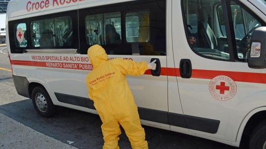 Ebola, Lombardia: medico e ostetrica messi in quarantena