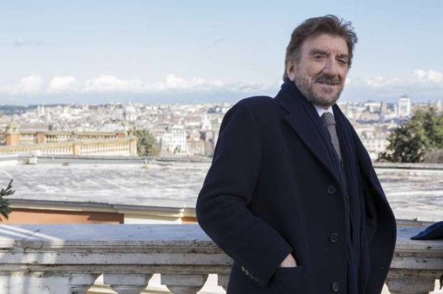 Gigi Proietti torna in tv con "Una pallottola nel cuore", serie tv su Rai 1