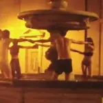 Roma, turisti francesi ubriachi entrano in fontana del '500: multati
