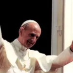 Papa Francesco proclamerà Beato Paolo VI: folla in Piazza San Pietro