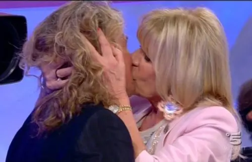 UeD Over news di oggi: Gemma bacia Marco con passione, Giorgio lascia lo studio