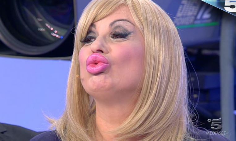 Gossip Uomini e Donne, news Tina Cipollari: l'opinionista si è rifatta le labbra