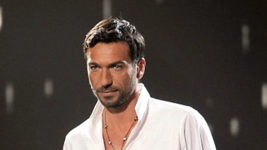 Grande Fratello Vip, Costantino e Mariana ci provano?