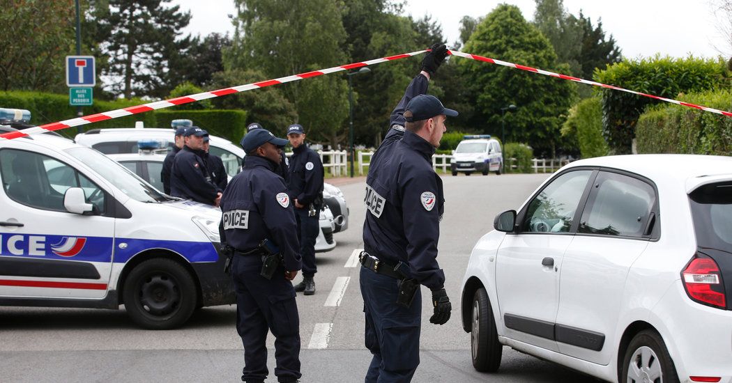 Francia, marocchino accoltella madre e tre figlie