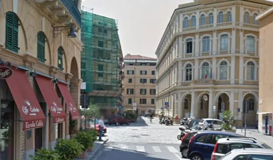 Savona, albanese ruba denaro e cellulare: gip lo rimette in libertà