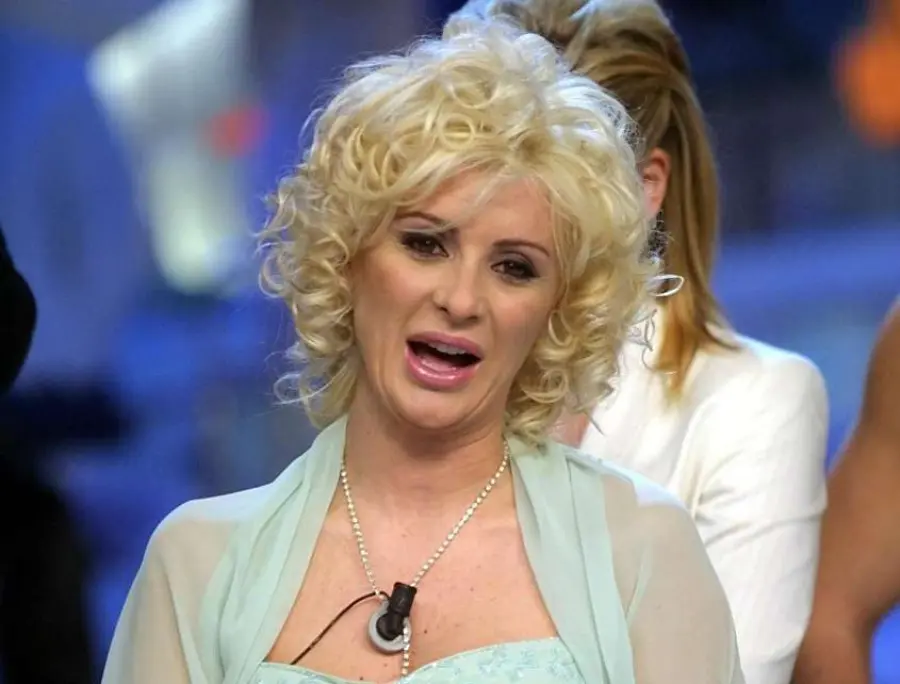 Uomini e Donne condotto da Tina Cipollari? Sognando il Trono Gay