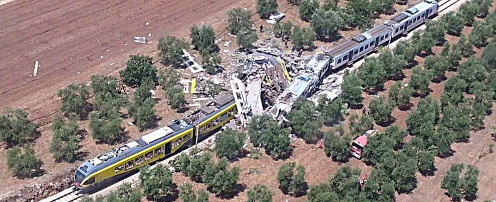 Scontro tra treni in Puglia: morti e feriti sulla tratta Andria-Corato