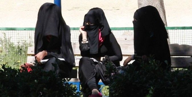 Notizie Isis, donne violentate ripetutamente