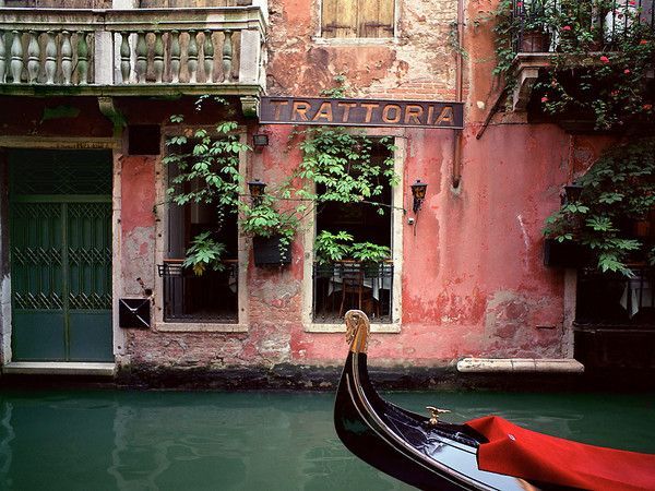 VENEZIA, CAMERIERI TRATTORIA CASANOVA PICCHIANO TURISTA