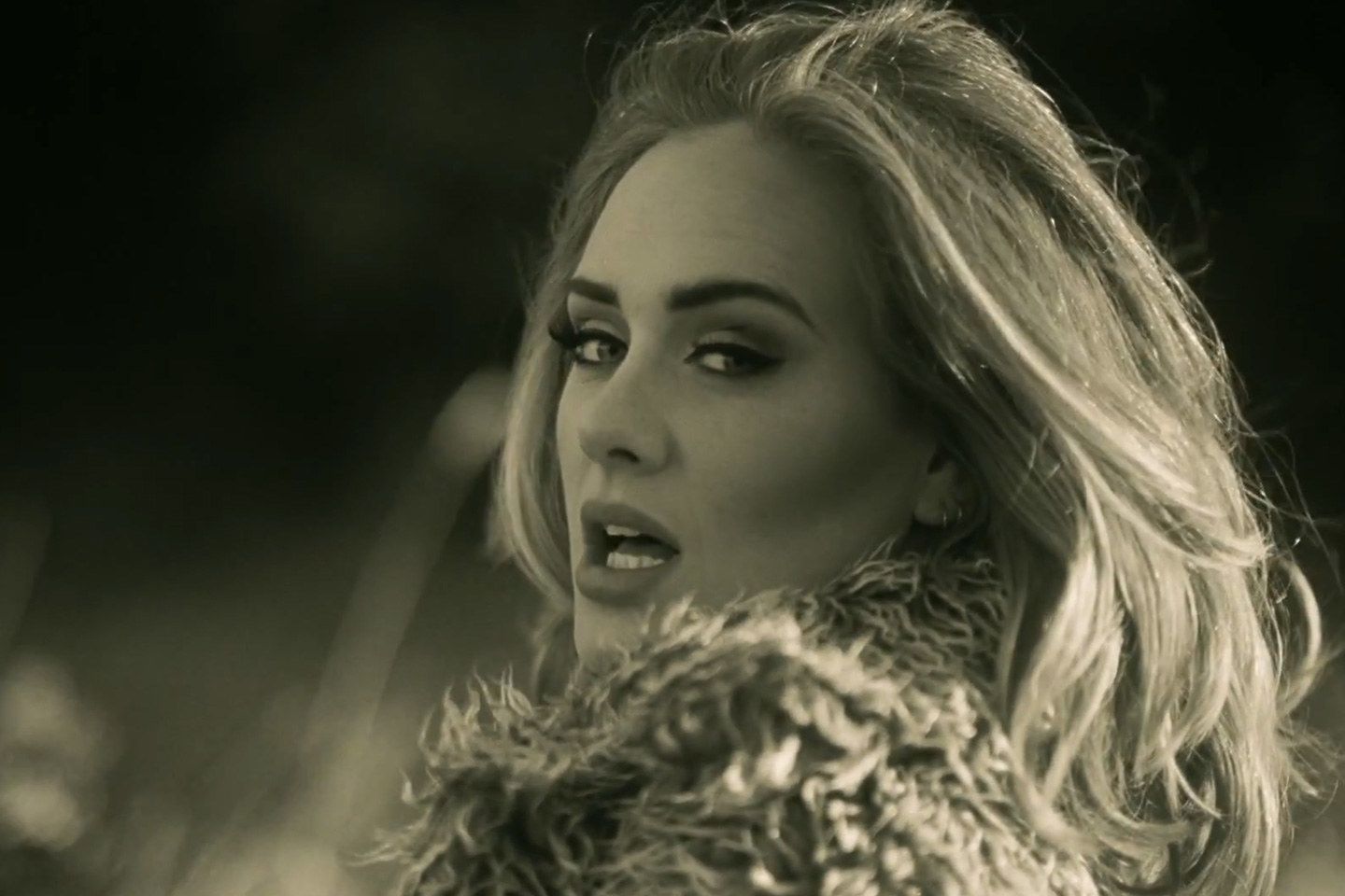 Adele: "Hello" Primo in Classifica