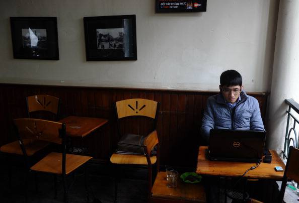 Cina, ragazza scappa di casa: ritrovata dopo 10 anni in internet cafè