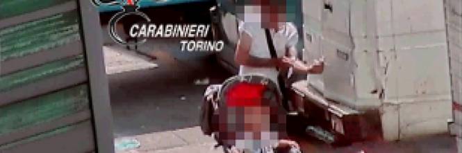 Torino, padre si droga davanti al figlio