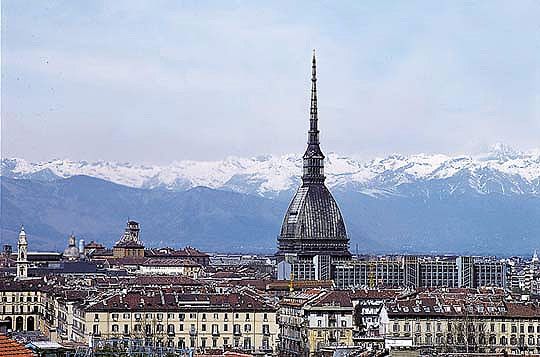 Torino, allarme bomba alla Mole Antonelliana